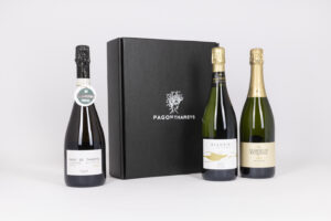 Lote Navideño Nº 110 con cavas Pago de Tharsys en estuche de 3 botellas