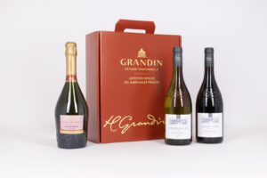 Lote Navideño Nº 112 con Grandin Brut Rosé y vinos franceses Ropiteau en estuche de 3 botellas